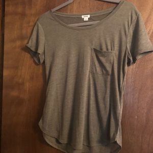 Army green pocket tee